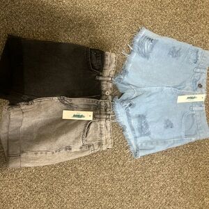 Black and Gray Jean Shorts for Casual Summer Style